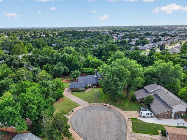 2620 Lost Trail Road, Edmond, OK 73012