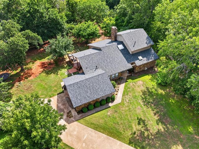 2620 Lost Trail Road, Edmond, OK 73012
