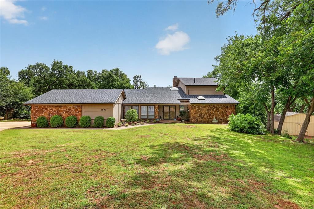 2620 Lost Trail Road, Edmond, OK 73012
