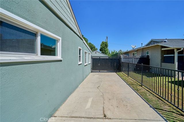 1307 E Mcwood, West Covina, CA 91790