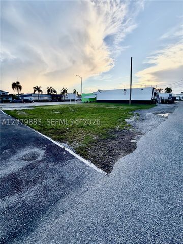 54 NW 8th St, Homestead, FL 33030