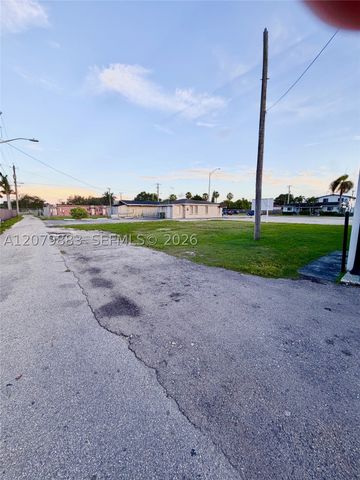 54 NW 8th St, Homestead, FL 33030