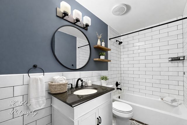 2110 Tahoe Parkway, Algonquin, IL 60102