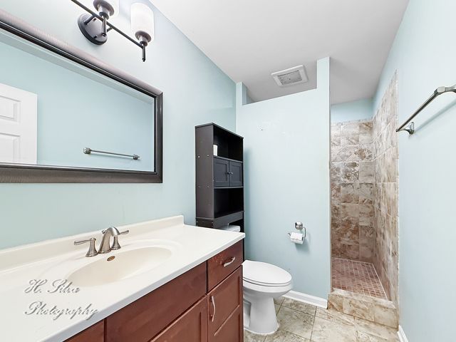 2110 Tahoe Parkway, Algonquin, IL 60102