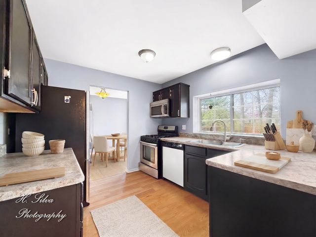 2110 Tahoe Parkway, Algonquin, IL 60102