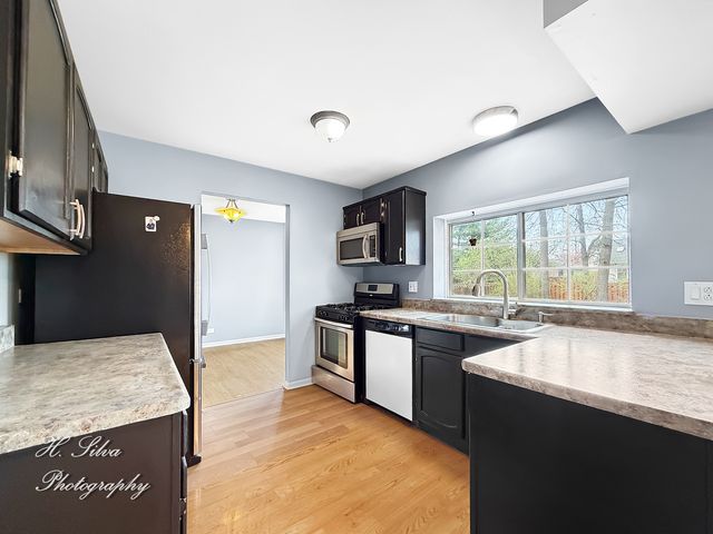 2110 Tahoe Parkway, Algonquin, IL 60102