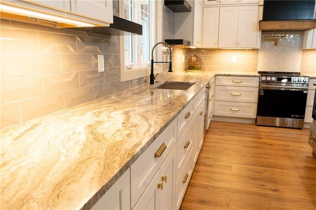 1050 Rainbow Circle, Cleveland, GA 30528