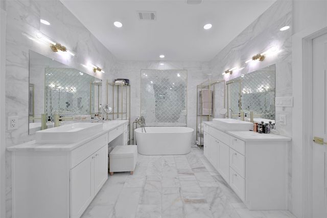11 W Kitty Hawk St, Richmond, TX 77406
