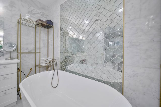 11 W Kitty Hawk St, Richmond, TX 77406