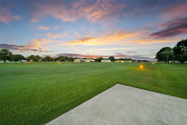 11 W Kitty Hawk St, Richmond, TX 77406
