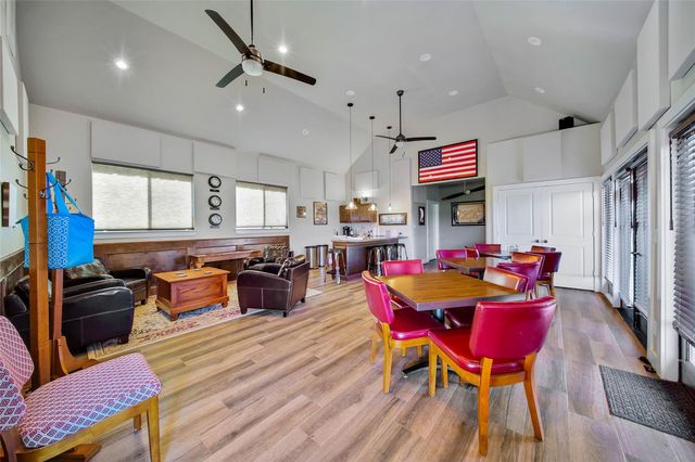 11 W Kitty Hawk St, Richmond, TX 77406
