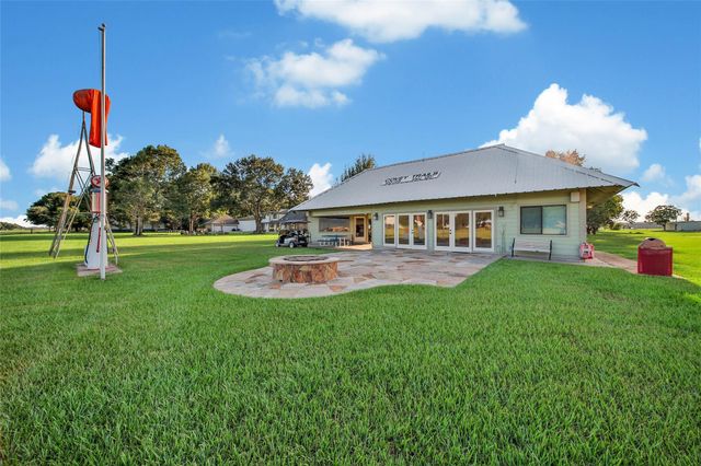 11 W Kitty Hawk St, Richmond, TX 77406