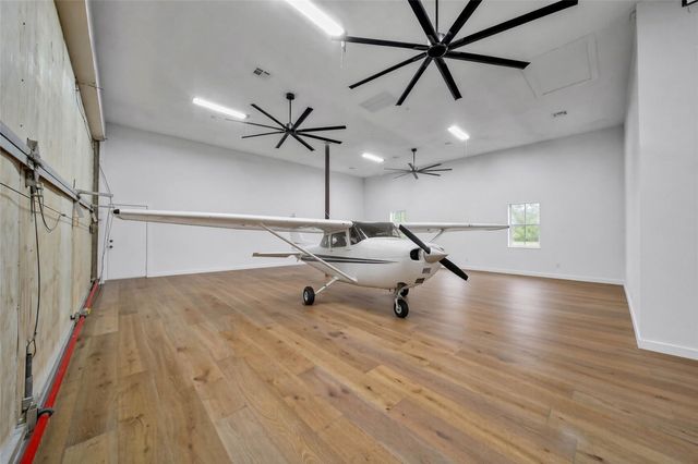 11 W Kitty Hawk St, Richmond, TX 77406