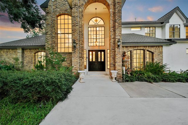 11 W Kitty Hawk St, Richmond, TX 77406