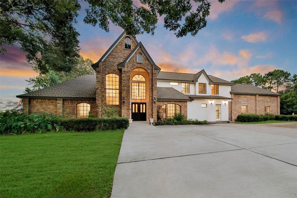 11 W Kitty Hawk St, Richmond, TX 77406