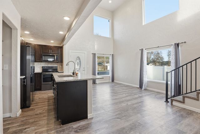 2725 N Miami Ct, Spokane, WA 99217