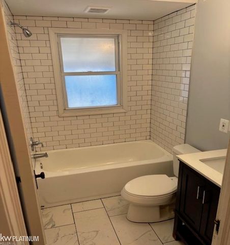 22448 Lambrecht Avenue, Eastpointe, MI 48021