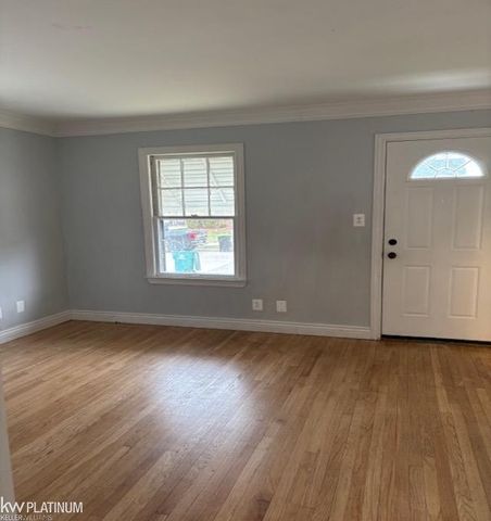 22448 Lambrecht Avenue, Eastpointe, MI 48021