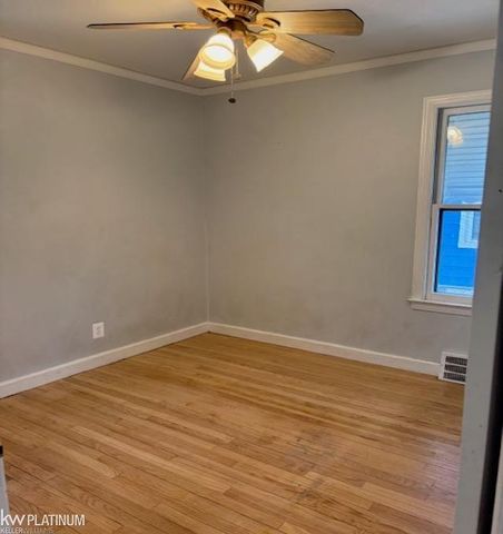 22448 Lambrecht Avenue, Eastpointe, MI 48021