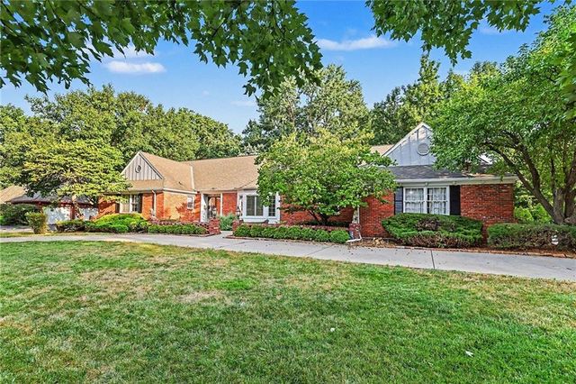 3518 W 100th Terrace, Leawood, KS 66206