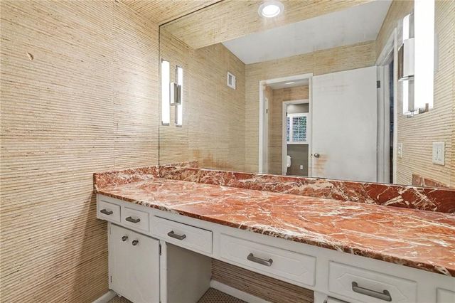 3518 W 100th Terrace, Leawood, KS 66206