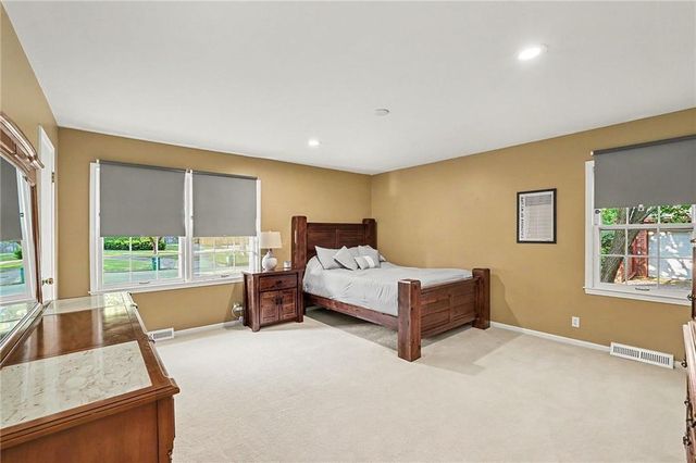 3518 W 100th Terrace, Leawood, KS 66206