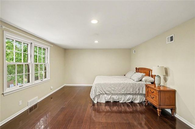 3518 W 100th Terrace, Leawood, KS 66206