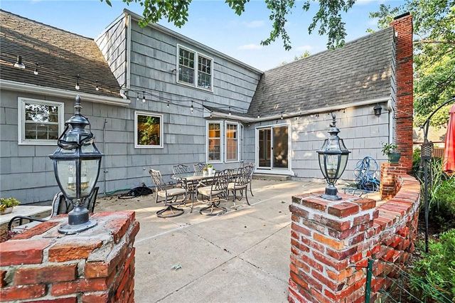 3518 W 100th Terrace, Leawood, KS 66206