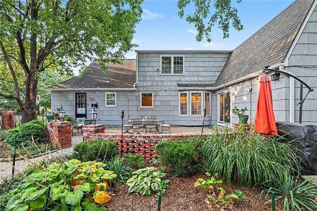 3518 W 100th Terrace, Leawood, KS 66206