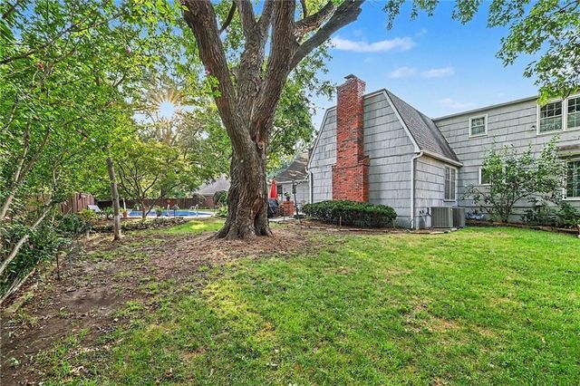 3518 W 100th Terrace, Leawood, KS 66206