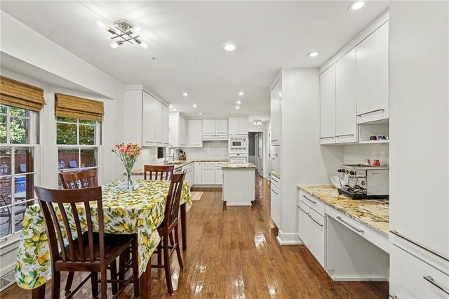 3518 W 100th Terrace, Leawood, KS 66206