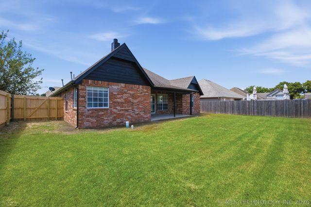 20109 E 37th Place S, Broken Arrow, OK 74014