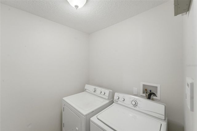 712 CYPRESS OAK CIRCLE, Deland, FL 32720