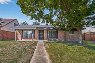 11742 N Little John Circle, Missouri City, TX 77071