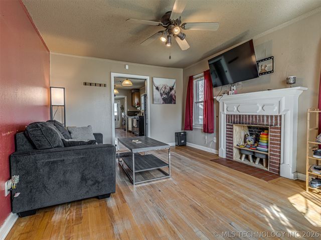 1024 N Main Street, Sand Springs, OK 74063