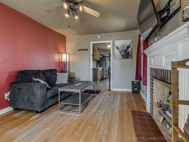 1024 N Main Street, Sand Springs, OK 74063