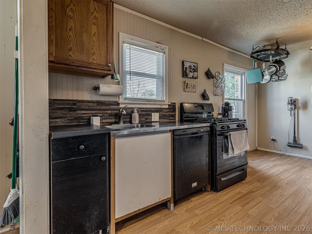 1024 N Main Street, Sand Springs, OK 74063