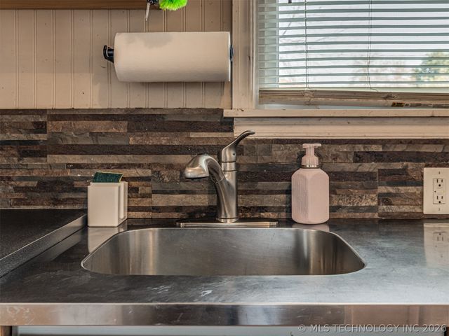 1024 N Main Street, Sand Springs, OK 74063