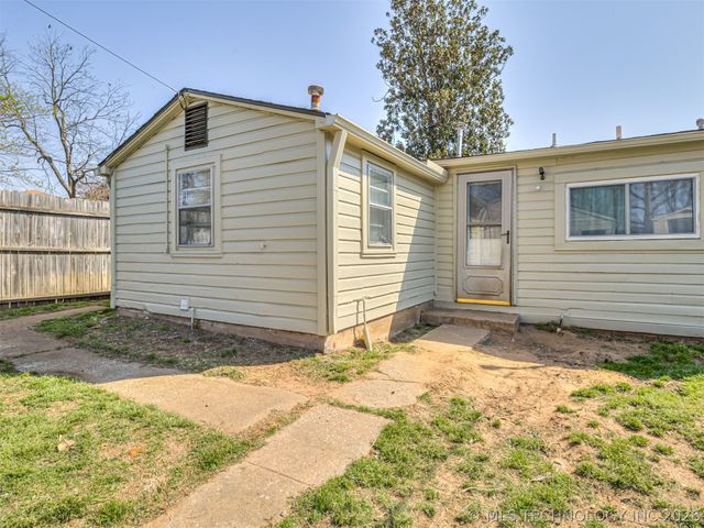 1024 N Main Street, Sand Springs, OK 74063
