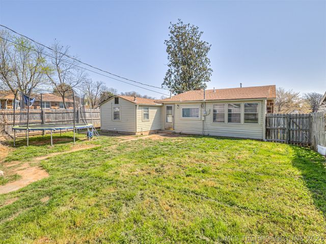 1024 N Main Street, Sand Springs, OK 74063