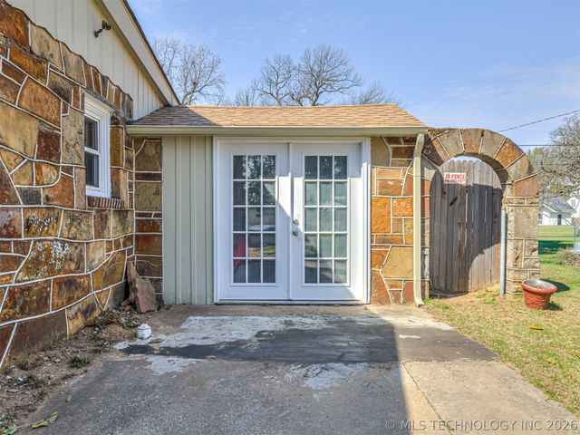 1024 N Main Street, Sand Springs, OK 74063