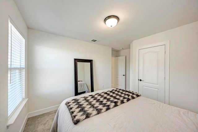 1721 Foxglove CIR, Lockhart, TX 78644