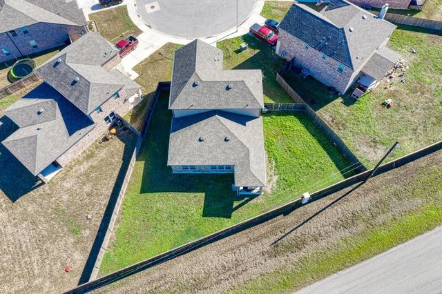 1721 Foxglove CIR, Lockhart, TX 78644