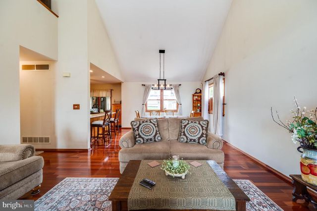 128 HILL RD, Blandon, PA 19510