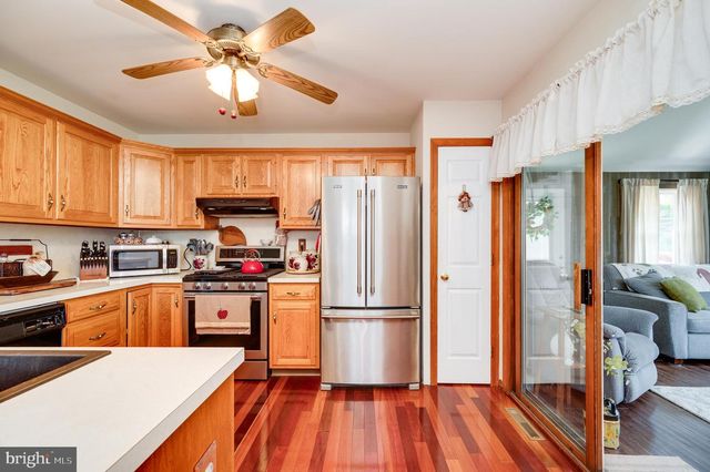 128 HILL RD, Blandon, PA 19510