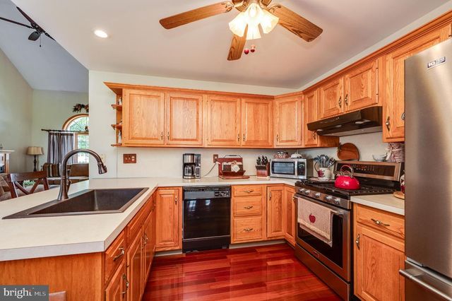 128 HILL RD, Blandon, PA 19510