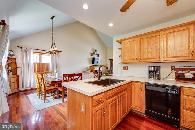 128 HILL RD, Blandon, PA 19510