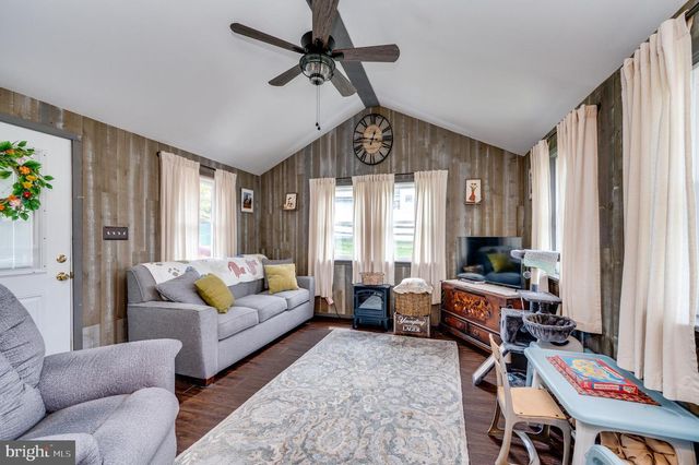 128 HILL RD, Blandon, PA 19510