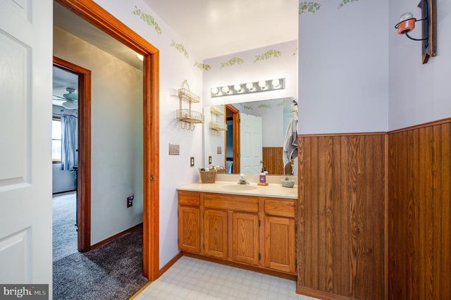 128 HILL RD, Blandon, PA 19510