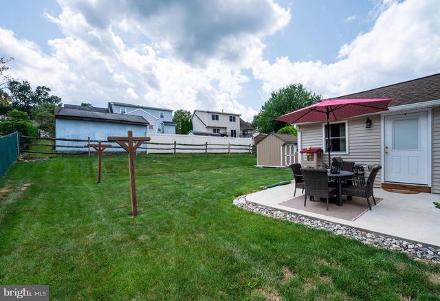 128 HILL RD, Blandon, PA 19510